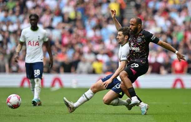 服务设施的 服务设施的