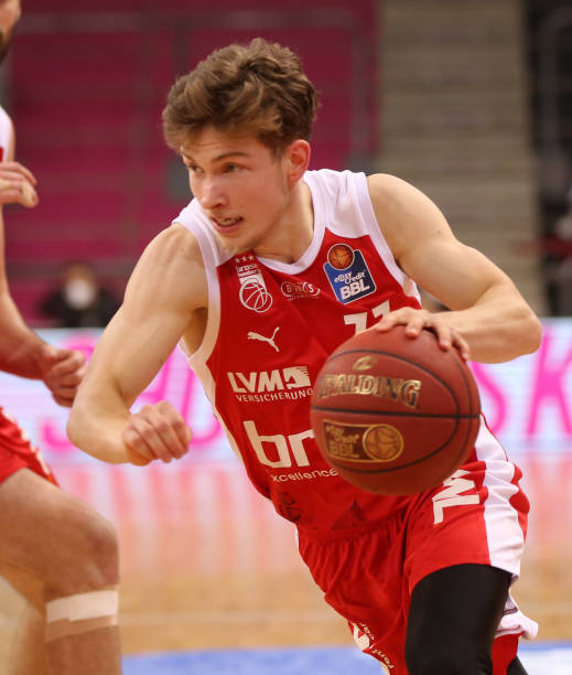 主场作战的 主场作战的