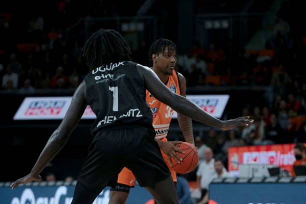 无数球迷的 无数球迷的