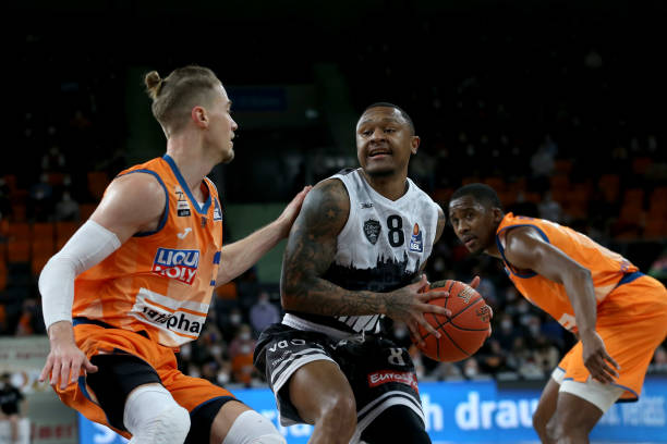 奥尔莫缺阵 奥尔莫缺阵